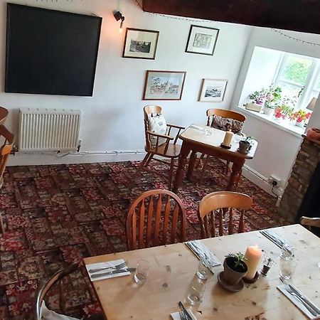 Отель Ring O Bells Hinton Blewett Litton  Экстерьер фото